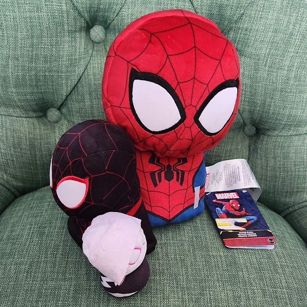 Marvel Spider-Man Nested Plush Trio - Red, Black, White